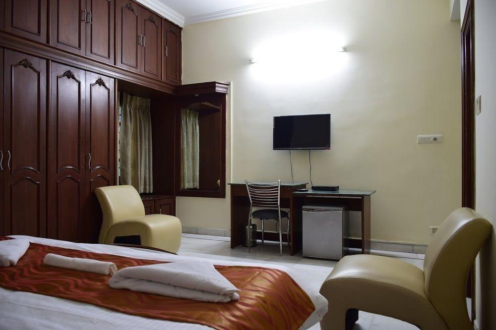 Alpine Glow Residency Crest Hotel Hyderabad Exterior photo